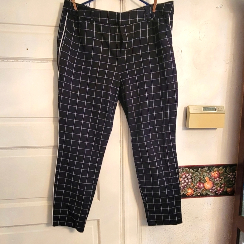 Old Navy Pixie Ankle Women's Pants size 16